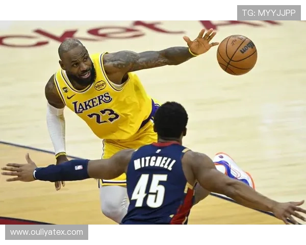 詹姆斯领衔湖人与快船对决数据分析与赛季表现总结